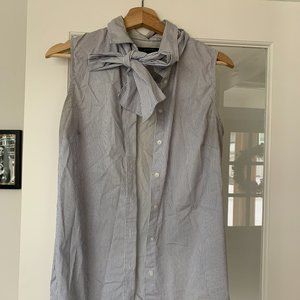 Banana Republic Tie front button up sleeveless top
